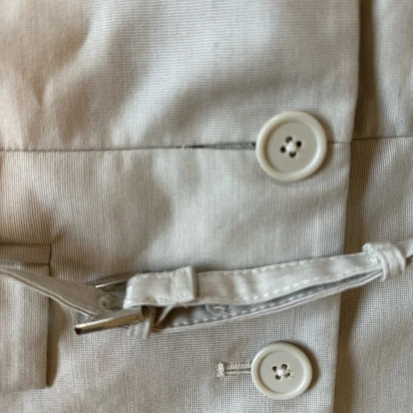 BODY by VICTORIA tan short sleeve button front belted blazer style top size 10 - Picture 6 of 6